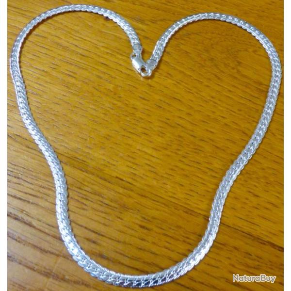 TRES BELLE CHANE EN ARGENT ESTAMPILLEE 925  - LONGUEUR = 51cm  POUR IDEE CADEAU - POUR OFFRIR