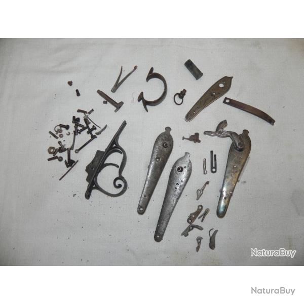 LOT de PIECES DETACHEES D'ARMES ANCIENNES