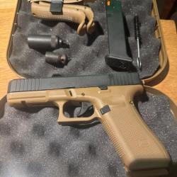 *Self-Gomm inclus* Pistolet Glock 17 Gen 5 cal. 9mm PAK Tan Edition limitée French Army