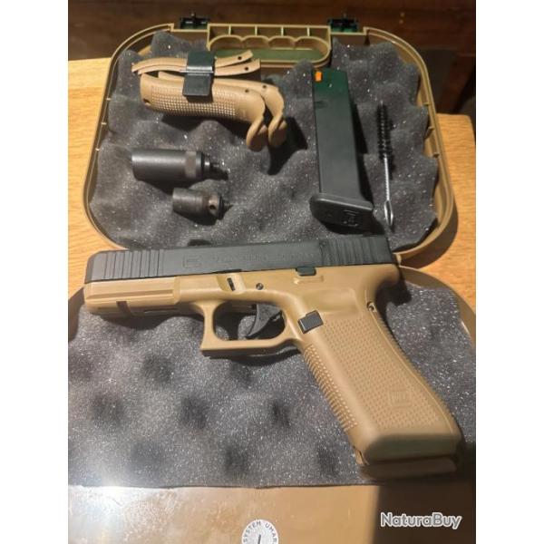 *Self-Gomm inclus* Pistolet Glock 17 Gen 5 cal. 9mm PAK Tan Edition limite French Army