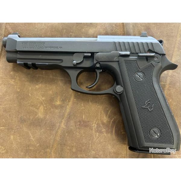 PISTOLET TAURUS PT 92 9MM