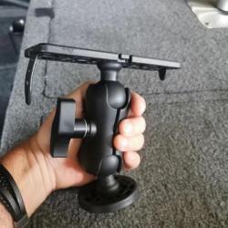 Support echosondeur bass boat ou float tube type RAM