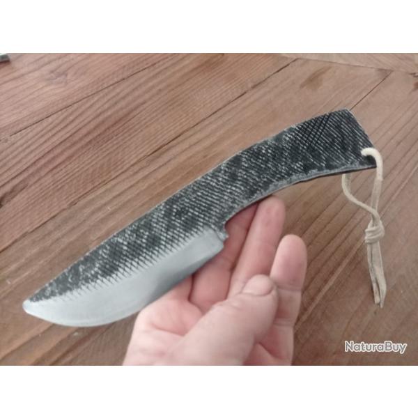 Couteau de chasse forg dans une rpe de marchal ferrant