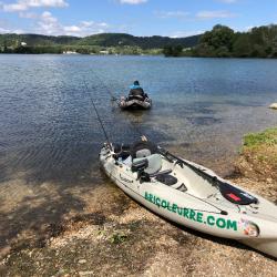 kayak de pêche tout équipé