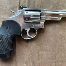 SMITH ET WESSON 66 357 MAGNUM