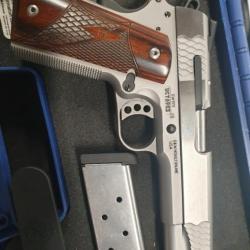 SMITH & WESSON model 1911 CAL 45 ACP