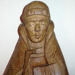 Unique Statuette vintage en bois sculpté "l'Abbé "St Méen"