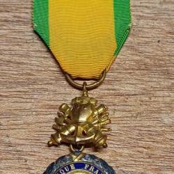 Médaille Militaire - Valeur et Discipline - modèle 4ème République (2)