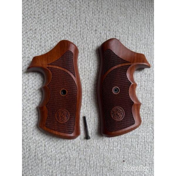 Crosse N square butt target bois ergonomique smith & wesson plaquettes