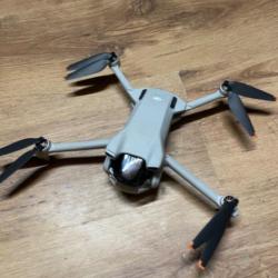 Drone DJI mini3 + accessoires.