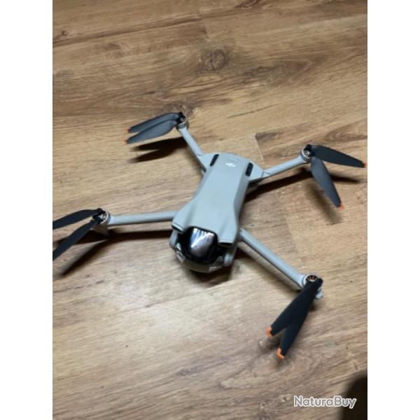 Drone DJI mini3 + accessoires.