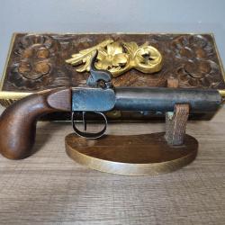 Coffret bois sculpté et doré + gros pistolet artisanal coup de poing à piston de fort calibre 17,5mm