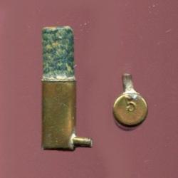 5 mm à Broche à grenaille  - balle : carton chiné bleu/blanc - étui laiton - marquage en relief : 5