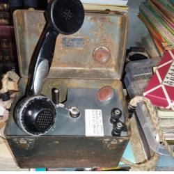 Téléphone poste portatif à magnéto 1938 Très bonne etàt