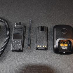 Lot Radio Motorola DP4801e PTT batterie et chargeur