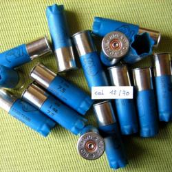 Lot  de  100  douilles  bleues  à  recharger  calibre  12/70  en  culot  de  25 mm  tirées  1 fois