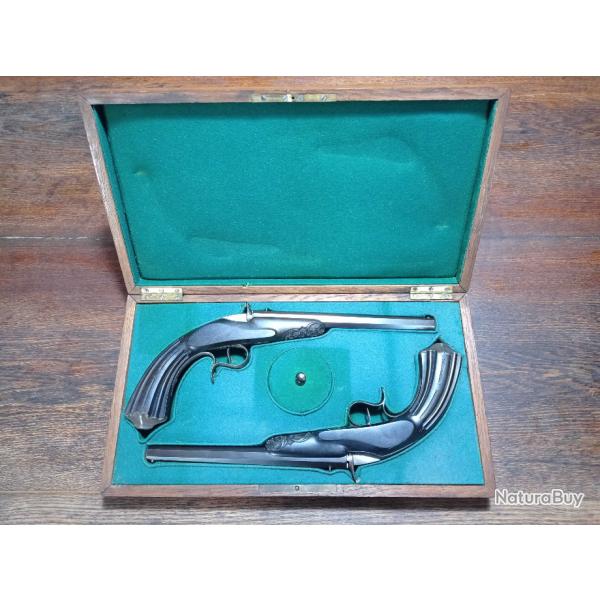 Paire de pistolets de salon type Flobert en coffret - cartouche annulaire 6 mm - TBE