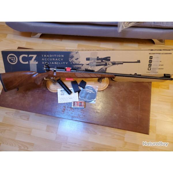 CZ 455 luxe II en 17hmr avec silencieux, comme neuve, prix sacrifi.