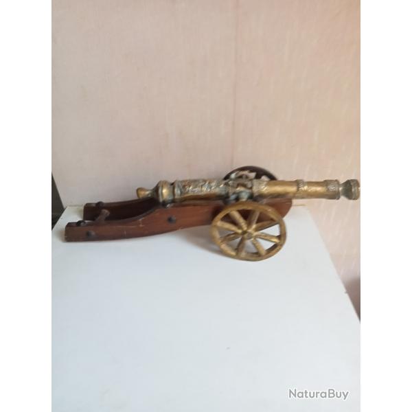 canon ancien en bronze dor longueur total 34 cm