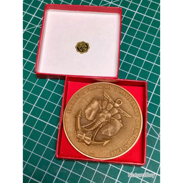 MEDAILLE DE TABLE MISSIONS D'ASSISTANCE EXTERIEURES EFAO CENTRAFRIQUE EN BOITE