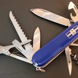 Victorinox couteau suisse Huntsman Bleu S insert métallique