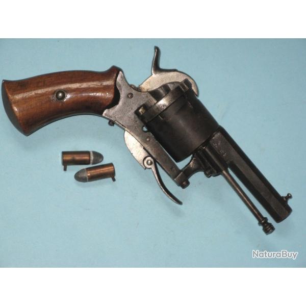 Beau revolver type Lefaucheux en 7 mm  broche, XIXme sicle.