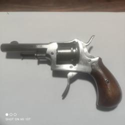 Magnifique revolver en 320 à broche beige tout en état de fonction