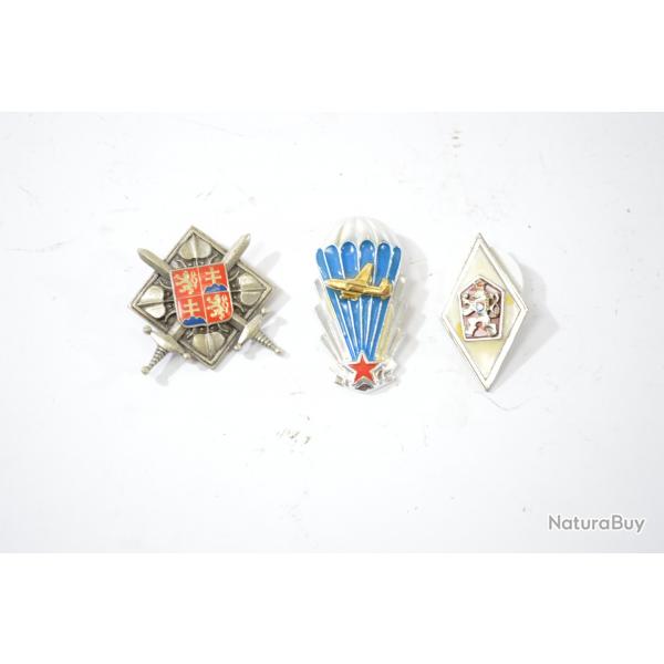 Lot d'insignes militaires Tchque, annes 1970 - 1980. Kosovo Guerre des Balkan. Parachutistes