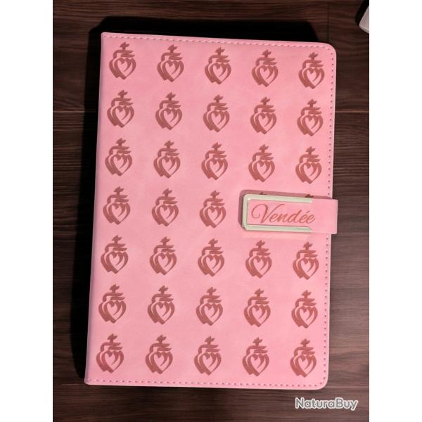 Carnet personnalisable en cuir pu rose grav coeur Venden - puy du fou chouan