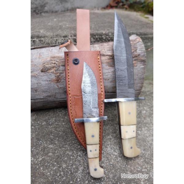 Set de 2 Couteaux De Chasse Twin Hunter Lames Acier Damas 256 Couches Manche Os Etui Cuir F Artisan