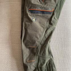 Pantalon chasse marque trabaldo modèle panthère. Neuf. Taille Italie 48. 38 France