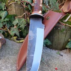 Poignard Bushcraft Couteau de Chasse Survie Lame Carbone 1075 Manche Bois/Acier Etui Cuir Artisanale