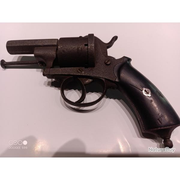 Revolver 9mm broche