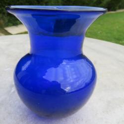 VINTAGE -  Ancien vase en verre de couleur bleu cobalt  - FRANCE (Début XXé)