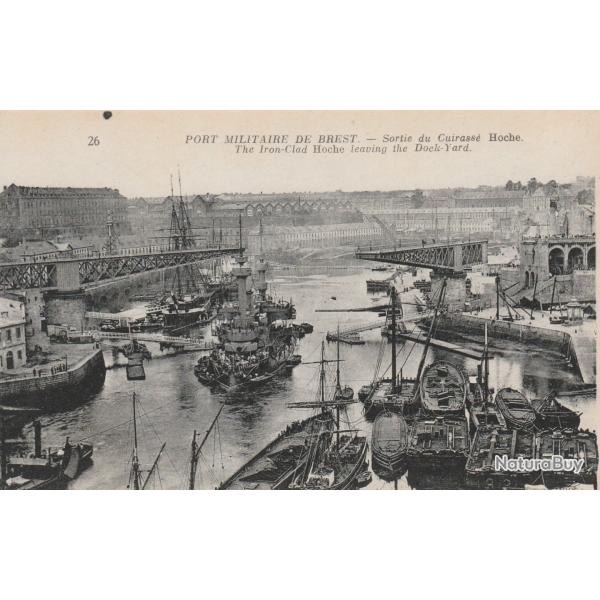 CPA -  PORT MILITAIRE DE BREST - SORTIE DU CUIRASSE "LE HOCHE" N103