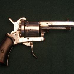 Revolver belge chromé de type Lefaucheux (A621)