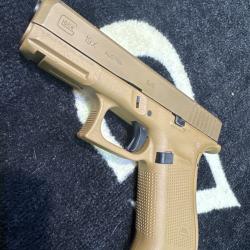 Glock 19 x