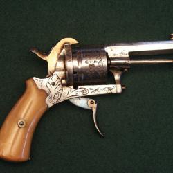 Classique petit revolver belge de type Lefaucheux (A631)