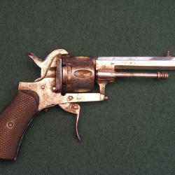 Classique petit revolver belge nickelé de type Lefaucheux (A632)