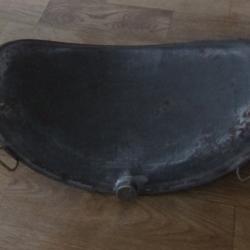 Ancienne bouillotte dorsal de cavalier militaire