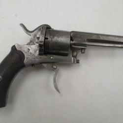 revolver  7 mm a broche   E L G  avec sa pochette  cuir  tres bon fonctionnement