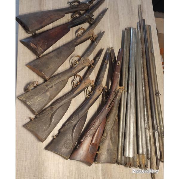 Trs grand lot de 8 anciens fusils du XIXe +10 canons disparates pour pices ou restauration