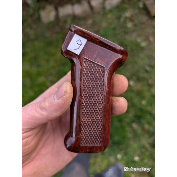 Vend poigne pistolet baklite pour AK et akm belle patine! Couleur rare saumon 6