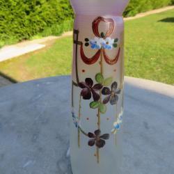 Ancien vase soliflore en verre émaillé polychrome peint a décor de fleurs - FRANCE (Vers 1900)