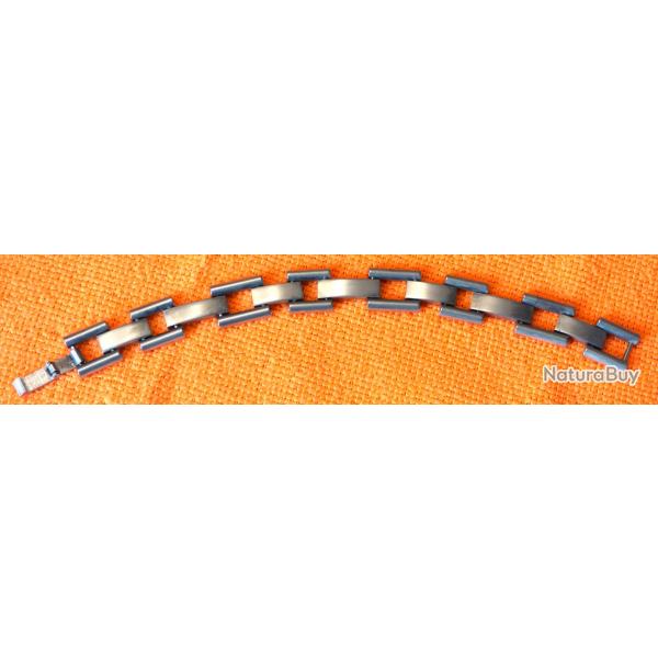 SPLENDIDE BRACELET (( VINTAGE 1950//55 )) EN METAL BLANC TRES FLUIDE NON POINCONNE + ATTACHE SOLIDE