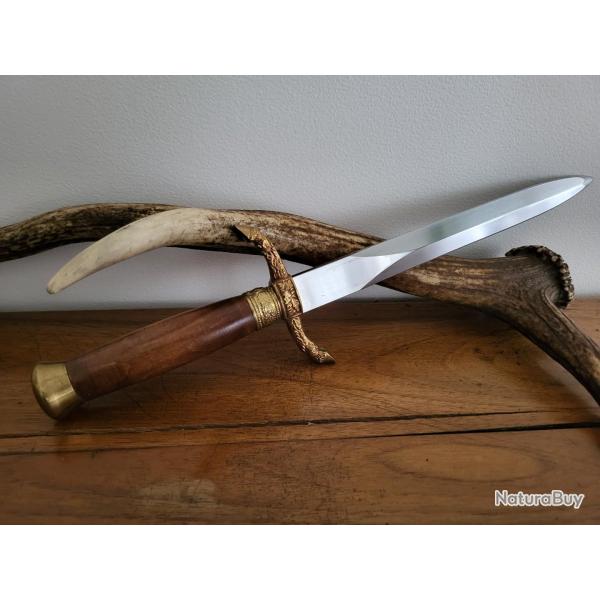 DAGUE DE CHASSE ..