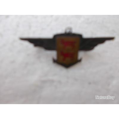 Insigne Militaire Marine - Porte-avions Béarn - Fabricant Augis Lyon - Occasion (attache Coupée)