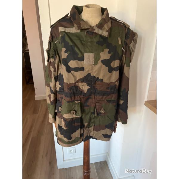 Veste militaire taille89/96xc