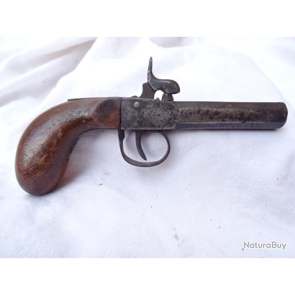 p19)  pistolet a un canon , coup de poing ,