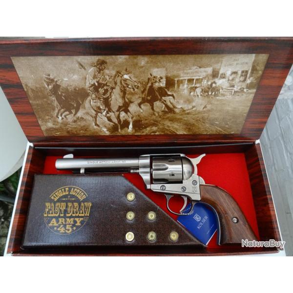 Magnifique reproduction du Colt SAA 1873 Peacemaker 5,5"
